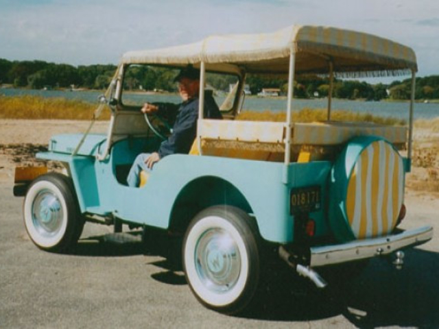 Bruce Wierda's 1960 Surrey Gala Jeep