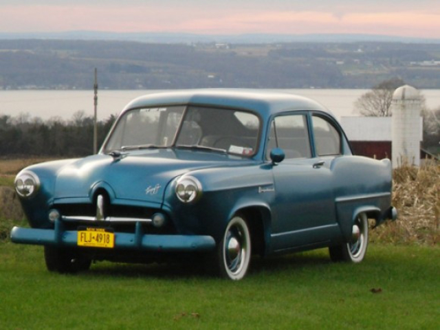 Paul Radcliffe's 1952 Henry J Vagabond