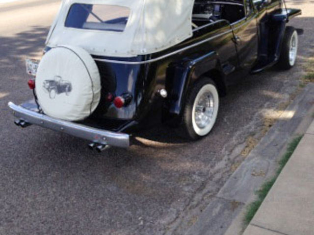 Paul Fierro's 1950 Willys Jeepster