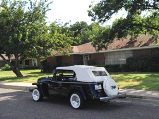 Paul Fierro's 1950 Willys Jeepster