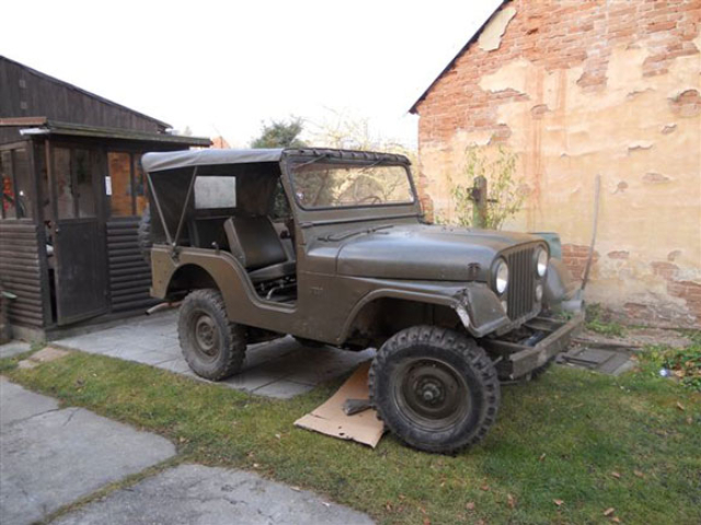 Martin Decarli's 1967 Swiss Army CJ-5