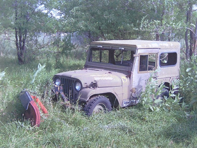 Ronald Jones' 1953 Willys M38A1