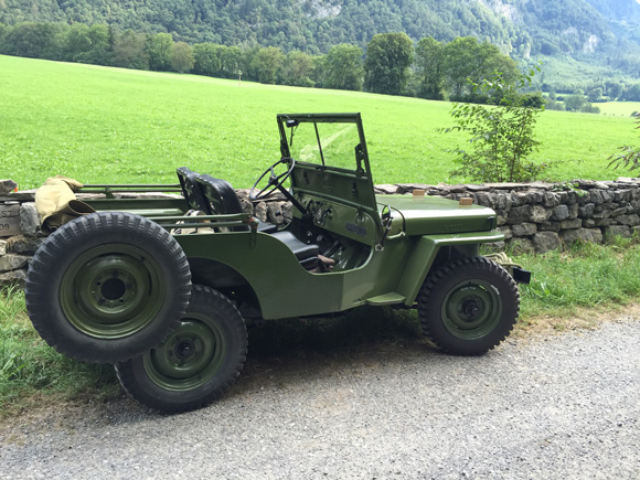 Dari Egger's 1947 Willys CJ-2A