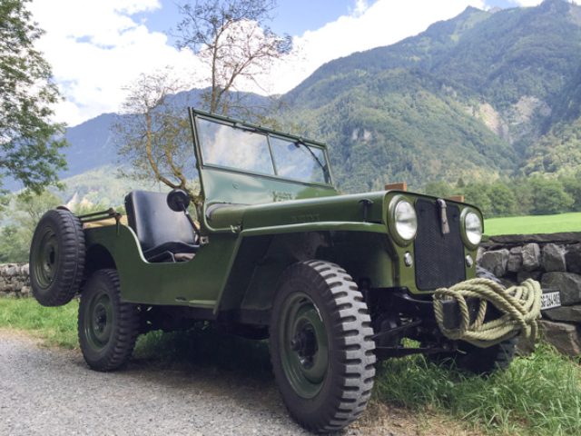 Dari Egger's 1947 Willys CJ-2A