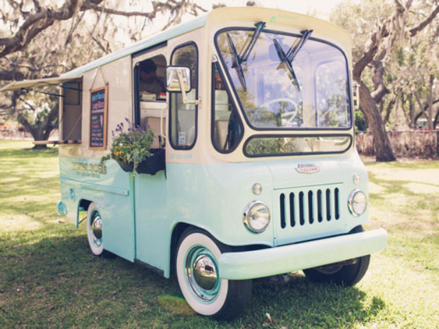 Carlos Velez' 1964 Willys FJ-3A Fleetvan