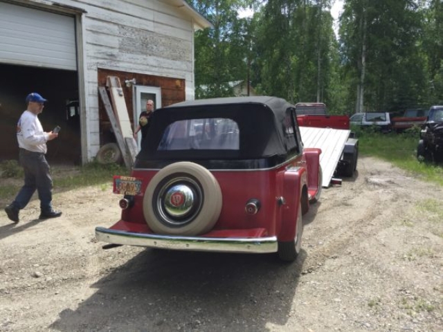 Gary Olson's 1949 Willys Jeepster