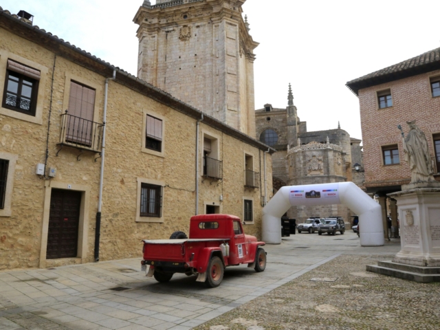 helena de la joya 1956 truck 7