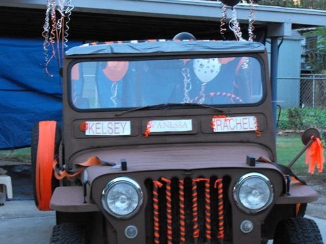 1953 Willys CJ-3A in Senior Parade