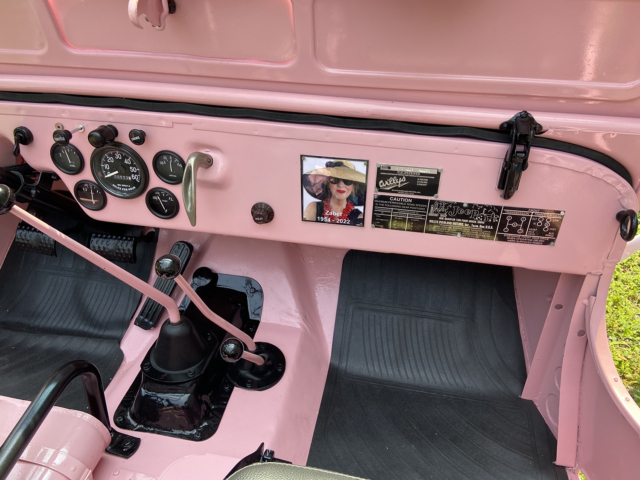 alex beguinet pink jeep 2